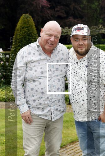 Neerpelt Achel e.o. 8 mei 2023
Peter Gillis bij zijn huis en zijn nieuwe huis . Peter Gillis en zijn zoon Mark Gillis