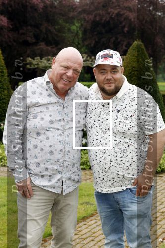 Neerpelt Achel e.o. 8 mei 2023
Peter Gillis bij zijn huis en zijn nieuwe huis . Peter Gillis en zijn zoon Mark Gillis