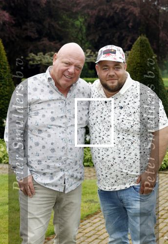 Neerpelt Achel e.o. 8 mei 2023
Peter Gillis bij zijn huis en zijn nieuwe huis . Peter Gillis en zijn zoon Mark Gillis