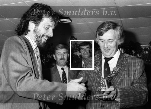 Haarlem, Eindhoven, 23 Mei 1987
Haarlem-PSV 0-3
Landskampioen 1986-1987
Optocht en Gemeentehuis
Peter v d Baar en Erik Gerets