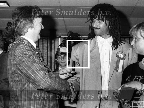 Haarlem, Eindhoven, 23 Mei 1987
Haarlem-PSV 0-3
Landskampioen 1986-1987
Optocht en Gemeentehuis
Peter v d Baar en Ruud Gullit