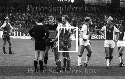 Amsterdam, 14 September  1980
AJAX-PSV, eindstand 5-2
Met v.l.n.r.: Piet Wildschut Jan Keizer Pim Doesburg Willy v d Kuijlen Willy v d Kerkhof Keje Molenaar Wim Kieft en Frank Arnesen