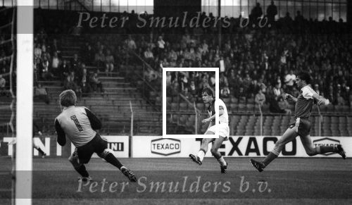 Amsterdam, 14 September  1980
AJAX-PSV, eindstand 5-2
Pim Doesburg Frank Arnesen en Huub Stevens