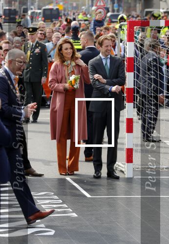 Rotterdam 27 april 2023
Koningsdag 2023 in Rotterdam met aanwezig Koning Willem Alexander, KoninginMaxima ,Prinses Amalia, Prinses Ariane ,Prins Constantijn ,Prinses Laurentien ,Prins Maurits ,Prinses Marilene ,Prins Bernhard ,Prinses Annette ,Prins Floris ,Prinses Aimee ,Prins Pieter Christiaan, en Prinses Anita .
Burgemeester Aboutaleb is de gastheer.  De Royals gaan voetballen bij Touzani