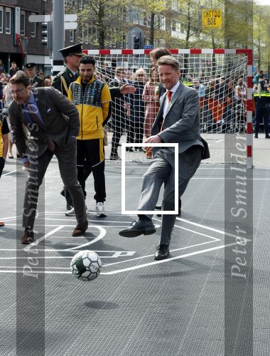 Rotterdam 27 april 2023
Koningsdag 2023 in Rotterdam met aanwezig Koning Willem Alexander, KoninginMaxima ,Prinses Amalia, Prinses Ariane ,Prins Constantijn ,Prinses Laurentien ,Prins Maurits ,Prinses Marilene ,Prins Bernhard ,Prinses Annette ,Prins Floris ,Prinses Aimee ,Prins Pieter Christiaan, en Prinses Anita .
Burgemeester Aboutaleb is de gastheer.  De Royals gaan voetballen bij Touzani