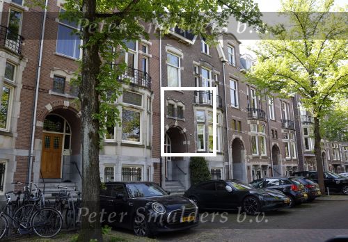 Amsterdam 13 mei 2023
Prins Maurits heeft speciale kappen om zijn spiegels van zijn porsche Taycan .
Door die kappen kunnen de spiegels niet gepikt worden.