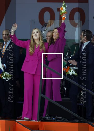 Rotterdam 27 april 2023
Koningsdag 2023 in Rotterdam met aanwezig Koning Willem Alexander, KoninginMaxima ,Prinses Amalia, Prinses Ariane ,Prins Constantijn ,Prinses Laurentien ,Prins Maurits ,Prinses Marilene ,Prins Bernhard ,Prinses Annette ,Prins Floris ,Prinses Aimee ,Prins Pieter Christiaan, en Prinses Anita .
Burgemeester Aboutaleb is de gastheer. Lee Towers Davina Michelle en Ronnie Flex treden op.