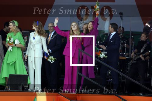 Rotterdam 27 april 2023
Koningsdag 2023 in Rotterdam met aanwezig Koning Willem Alexander, KoninginMaxima ,Prinses Amalia, Prinses Ariane ,Prins Constantijn ,Prinses Laurentien ,Prins Maurits ,Prinses Marilene ,Prins Bernhard ,Prinses Annette ,Prins Floris ,Prinses Aimee ,Prins Pieter Christiaan, en Prinses Anita .
Burgemeester Aboutaleb is de gastheer. Lee Towers Davina Michelle en Ronnie Flex treden op.