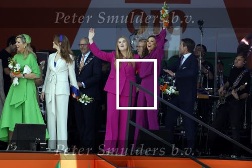 Rotterdam 27 april 2023
Koningsdag 2023 in Rotterdam met aanwezig Koning Willem Alexander, KoninginMaxima ,Prinses Amalia, Prinses Ariane ,Prins Constantijn ,Prinses Laurentien ,Prins Maurits ,Prinses Marilene ,Prins Bernhard ,Prinses Annette ,Prins Floris ,Prinses Aimee ,Prins Pieter Christiaan, en Prinses Anita .
Burgemeester Aboutaleb is de gastheer. Lee Towers Davina Michelle en Ronnie Flex treden op.