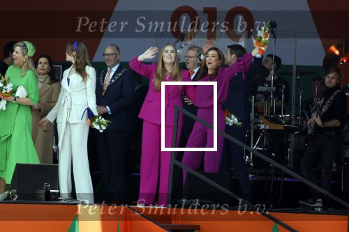 Rotterdam 27 april 2023
Koningsdag 2023 in Rotterdam met aanwezig Koning Willem Alexander, KoninginMaxima ,Prinses Amalia, Prinses Ariane ,Prins Constantijn ,Prinses Laurentien ,Prins Maurits ,Prinses Marilene ,Prins Bernhard ,Prinses Annette ,Prins Floris ,Prinses Aimee ,Prins Pieter Christiaan, en Prinses Anita .
Burgemeester Aboutaleb is de gastheer. Lee Towers Davina Michelle en Ronnie Flex treden op.