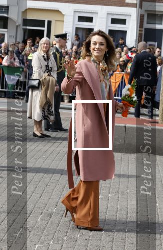 Rotterdam 27 april 2023
Koningsdag 2023 in Rotterdam met aanwezig Koning Willem Alexander, KoninginMaxima ,Prinses Amalia, Prinses Ariane ,Prins Constantijn ,Prinses Laurentien ,Prins Maurits ,Prinses Marilene ,Prins Bernhard ,Prinses Annette ,Prins Floris ,Prinses Aimee ,Prins Pieter Christiaan, en Prinses Anita .
Burgemeester Aboutaleb is de gastheer.