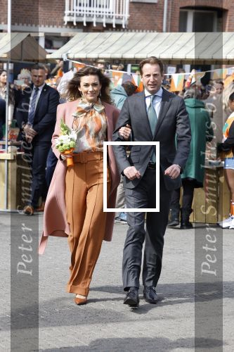 Rotterdam 27 april 2023
Koningsdag 2023 in Rotterdam met aanwezig Koning Willem Alexander, KoninginMaxima ,Prinses Amalia, Prinses Ariane ,Prins Constantijn ,Prinses Laurentien ,Prins Maurits ,Prinses Marilene ,Prins Bernhard ,Prinses Annette ,Prins Floris ,Prinses Aimee ,Prins Pieter Christiaan, en Prinses Anita .
Burgemeester Aboutaleb is de gastheer.