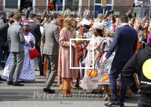 Rotterdam 27 april 2023
Koningsdag 2023 in Rotterdam met aanwezig Koning Willem Alexander, KoninginMaxima ,Prinses Amalia, Prinses Ariane ,Prins Constantijn ,Prinses Laurentien ,Prins Maurits ,Prinses Marilene ,Prins Bernhard ,Prinses Annette ,Prins Floris ,Prinses Aimee ,Prins Pieter Christiaan, en Prinses Anita .
Burgemeester Aboutaleb is de gastheer.