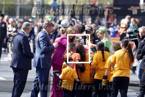 Rotterdam 27 april 2023
Koningsdag 2023 in Rotterdam met aanwezig Koning Willem Alexander, KoninginMaxima ,Prinses Amalia, Prinses Ariane ,Prins Constantijn ,Prinses Laurentien ,Prins Maurits ,Prinses Marilene ,Prins Bernhard ,Prinses Annette ,Prins Floris ,Prinses Aimee ,Prins Pieter Christiaan, en Prinses Anita .
Burgemeester Aboutaleb is de gastheer.