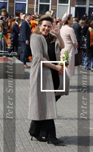 Rotterdam 27 april 2023
Koningsdag 2023 in Rotterdam met aanwezig Koning Willem Alexander, KoninginMaxima ,Prinses Amalia, Prinses Ariane ,Prins Constantijn ,Prinses Laurentien ,Prins Maurits ,Prinses Marilene ,Prins Bernhard ,Prinses Annette ,Prins Floris ,Prinses Aimee ,Prins Pieter Christiaan, en Prinses Anita .
Burgemeester Aboutaleb is de gastheer.