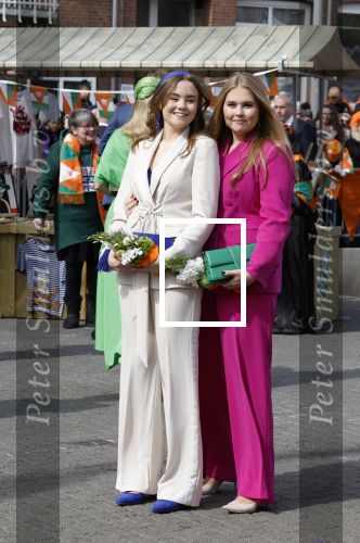 Rotterdam 27 april 2023
Koningsdag 2023 in Rotterdam met aanwezig Koning Willem Alexander, KoninginMaxima ,Prinses Amalia, Prinses Ariane ,Prins Constantijn ,Prinses Laurentien ,Prins Maurits ,Prinses Marilene ,Prins Bernhard ,Prinses Annette ,Prins Floris ,Prinses Aimee ,Prins Pieter Christiaan, en Prinses Anita .
Burgemeester Aboutaleb is de gastheer.