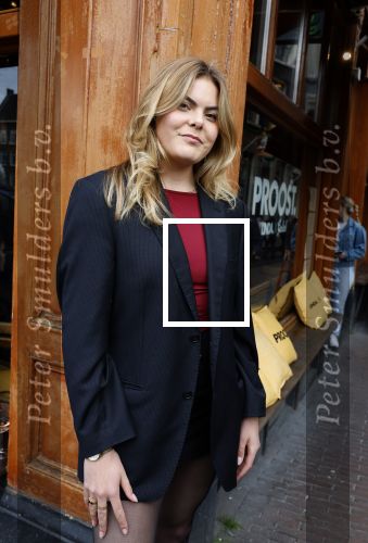 Amsterdam 20 april 2023
Prinses Eloise van Oranje onderweg naar feestje van blad de Linda in een cafe in het centrum van Amsterdam waar een bier gepresenteerd wordt.