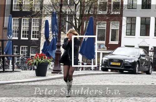 Amsterdam 20 april 2023
Prinses Eloise van Oranje onderweg naar feestje van blad de Linda in een cafe in het centrum van Amsterdam waar een bier gepresenteerd wordt.