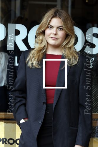 Amsterdam 20 april 2023
Prinses Eloise van Oranje onderweg naar feestje van blad de Linda in een cafe in het centrum van Amsterdam waar een bier gepresenteerd wordt.