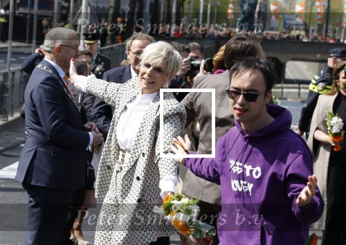 Rotterdam 27 april 2023
Koningsdag 2023 in Rotterdam met aanwezig Koning Willem Alexander, KoninginMaxima ,Prinses Amalia, Prinses Ariane ,Prins Constantijn ,Prinses Laurentien ,Prins Maurits ,Prinses Marilene ,Prins Bernhard ,Prinses Annette ,Prins Floris ,Prinses Aimee ,Prins Pieter Christiaan, en Prinses Anita .
Burgemeester Aboutaleb is de gastheer.