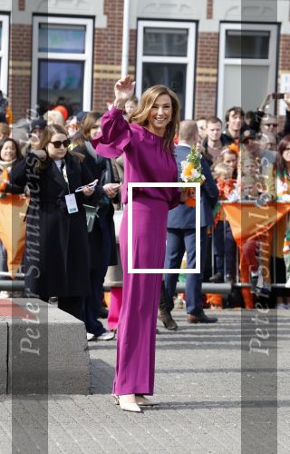 Rotterdam 27 april 2023
Koningsdag 2023 in Rotterdam met aanwezig Koning Willem Alexander, KoninginMaxima ,Prinses Amalia, Prinses Ariane ,Prins Constantijn ,Prinses Laurentien ,Prins Maurits ,Prinses Marilene ,Prins Bernhard ,Prinses Annette ,Prins Floris ,Prinses Aimee ,Prins Pieter Christiaan, en Prinses Anita .
Burgemeester Aboutaleb is de gastheer.