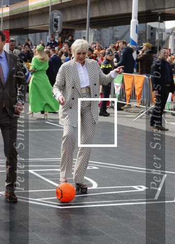 Rotterdam 27 april 2023
Koningsdag 2023 in Rotterdam met aanwezig Koning Willem Alexander, KoninginMaxima ,Prinses Amalia, Prinses Ariane ,Prins Constantijn ,Prinses Laurentien ,Prins Maurits ,Prinses Marilene ,Prins Bernhard ,Prinses Annette ,Prins Floris ,Prinses Aimee ,Prins Pieter Christiaan, en Prinses Anita .
Burgemeester Aboutaleb is de gastheer.  De Royals gaan voetballen bij Touzani