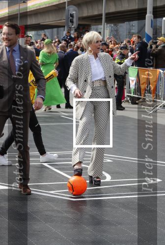 Rotterdam 27 april 2023
Koningsdag 2023 in Rotterdam met aanwezig Koning Willem Alexander, KoninginMaxima ,Prinses Amalia, Prinses Ariane ,Prins Constantijn ,Prinses Laurentien ,Prins Maurits ,Prinses Marilene ,Prins Bernhard ,Prinses Annette ,Prins Floris ,Prinses Aimee ,Prins Pieter Christiaan, en Prinses Anita .
Burgemeester Aboutaleb is de gastheer.  De Royals gaan voetballen bij Touzani