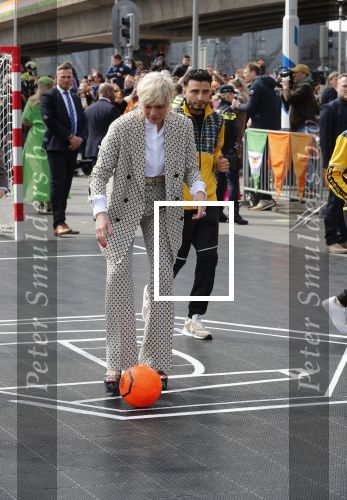Rotterdam 27 april 2023
Koningsdag 2023 in Rotterdam met aanwezig Koning Willem Alexander, KoninginMaxima ,Prinses Amalia, Prinses Ariane ,Prins Constantijn ,Prinses Laurentien ,Prins Maurits ,Prinses Marilene ,Prins Bernhard ,Prinses Annette ,Prins Floris ,Prinses Aimee ,Prins Pieter Christiaan, en Prinses Anita .
Burgemeester Aboutaleb is de gastheer.  De Royals gaan voetballen bij Touzani