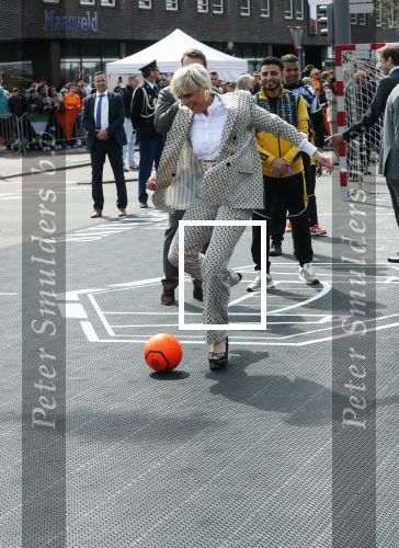 Rotterdam 27 april 2023
Koningsdag 2023 in Rotterdam met aanwezig Koning Willem Alexander, KoninginMaxima ,Prinses Amalia, Prinses Ariane ,Prins Constantijn ,Prinses Laurentien ,Prins Maurits ,Prinses Marilene ,Prins Bernhard ,Prinses Annette ,Prins Floris ,Prinses Aimee ,Prins Pieter Christiaan, en Prinses Anita .
Burgemeester Aboutaleb is de gastheer.  De Royals gaan voetballen bij Touzani