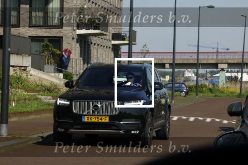 Amsterdam 12 en 13 mei 2023
Rob kemps verlaat het appartement van zijn nieuwe vriendin Stephanie Klaver.