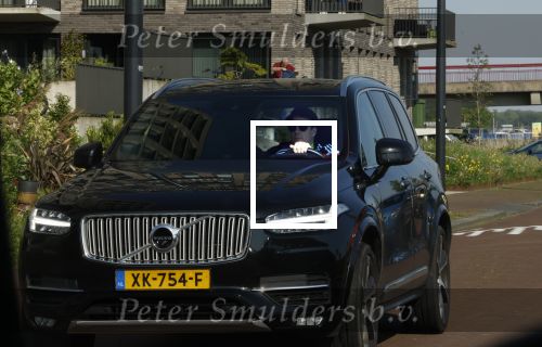 Amsterdam 12 en 13 mei 2023
Rob kemps verlaat het appartement van zijn nieuwe vriendin Stephanie Klaver.