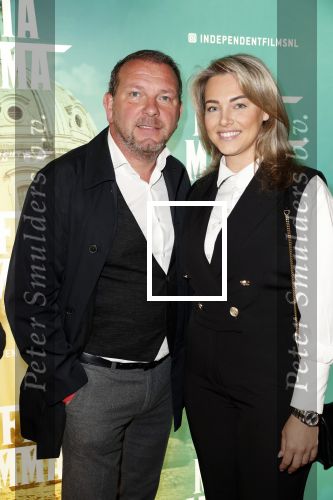 Amsterdam 17 april 2023
Premiere Mafia mama in pathe Arena.
Robert Leroy met vriendin Jamie