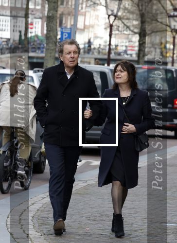 Amsterdam 15 april 2023
Herdenkingstdienst vooraf aan de begrafenis van Huub Oosterhuis in de Westertoren . Daarna gingen ze met de boot naar begraafplaats Zorgvlied. Robert ten Brink met zijn vrouw