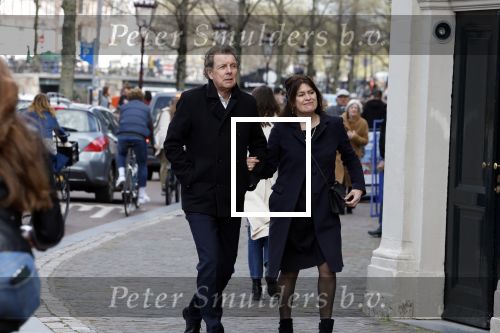 Amsterdam 15 april 2023
Herdenkingstdienst vooraf aan de begrafenis van Huub Oosterhuis in de Westertoren . Daarna gingen ze met de boot naar begraafplaats Zorgvlied. Robert ten Brink met zijn vrouw