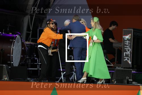 Rotterdam 27 april 2023
Koningsdag 2023 in Rotterdam met aanwezig Koning Willem Alexander, KoninginMaxima ,Prinses Amalia, Prinses Ariane ,Prins Constantijn ,Prinses Laurentien ,Prins Maurits ,Prinses Marilene ,Prins Bernhard ,Prinses Annette ,Prins Floris ,Prinses Aimee ,Prins Pieter Christiaan, en Prinses Anita .
Burgemeester Aboutaleb is de gastheer. Optreden van Lee Towers Davina Michelle en Ronnie Flex.