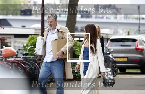 Amsterdam 5 en 6 mei 2023
Ruud de Wild en Olcay Gulsen zijn hun huis aan het verbouwen en zijn nog opnames aan het maken voor hun documentaire. Ook zus Dolshe Gulsen is erbij.