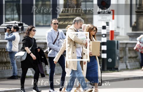 Amsterdam 5 en 6 mei 2023
Ruud de Wild en Olcay Gulsen zijn hun huis aan het verbouwen en zijn nog opnames aan het maken voor hun documentaire. Ook zus Dolshe Gulsen is erbij.