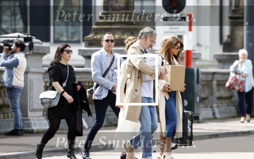 Amsterdam 5 en 6 mei 2023
Ruud de Wild en Olcay Gulsen zijn hun huis aan het verbouwen en zijn nog opnames aan het maken voor hun documentaire. Ook zus Dolshe Gulsen is erbij.