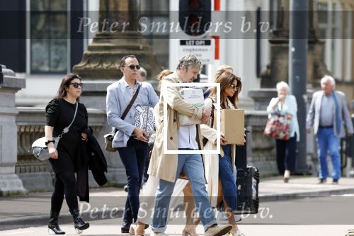 Amsterdam 5 en 6 mei 2023
Ruud de Wild en Olcay Gulsen zijn hun huis aan het verbouwen en zijn nog opnames aan het maken voor hun documentaire. Ook zus Dolshe Gulsen is erbij.