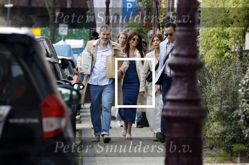 Amsterdam 5 en 6 mei 2023
Ruud de Wild en Olcay Gulsen zijn hun huis aan het verbouwen en zijn nog opnames aan het maken voor hun documentaire. Ook zus Dolshe Gulsen is erbij.