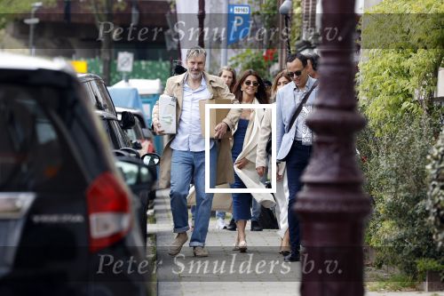 Amsterdam 5 en 6 mei 2023
Ruud de Wild en Olcay Gulsen zijn hun huis aan het verbouwen en zijn nog opnames aan het maken voor hun documentaire. Ook zus Dolshe Gulsen is erbij.