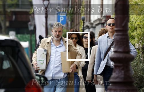 Amsterdam 5 en 6 mei 2023
Ruud de Wild en Olcay Gulsen zijn hun huis aan het verbouwen en zijn nog opnames aan het maken voor hun documentaire. Ook zus Dolshe Gulsen is erbij.
