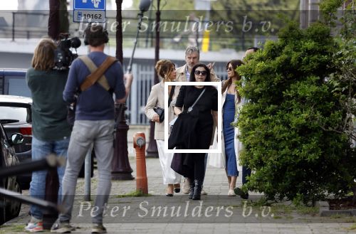 Amsterdam 5 en 6 mei 2023
Ruud de Wild en Olcay Gulsen zijn hun huis aan het verbouwen en zijn nog opnames aan het maken voor hun documentaire. Ook zus Dolshe Gulsen is erbij.