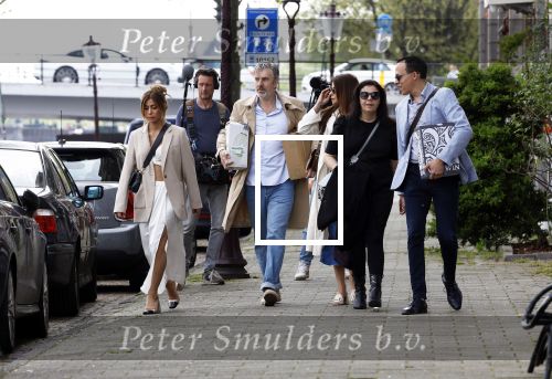 Amsterdam 5 en 6 mei 2023
Ruud de Wild en Olcay Gulsen zijn hun huis aan het verbouwen en zijn nog opnames aan het maken voor hun documentaire. Ook zus Dolshe Gulsen is erbij.