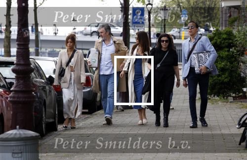 Amsterdam 5 en 6 mei 2023
Ruud de Wild en Olcay Gulsen zijn hun huis aan het verbouwen en zijn nog opnames aan het maken voor hun documentaire. Ook zus Dolshe Gulsen is erbij.