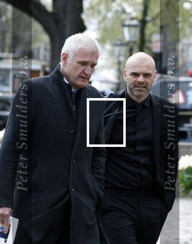 Amsterdam 15 april 2023
Herdenkingstdienst vooraf aan de begrafenis van Huub Oosterhuis in de Westertoren . Daarna gingen ze met de boot naar begraafplaats Zorgvlied.
Aanwezig oa Trijntje Oosterhuis met kinderen en partner Alvin Lewis , Tjeerd Oosterhuis en vrouw Edsilia Rombley met kinderen en moeder en de partner van Huub Oosterhuis . Sander v Eeden