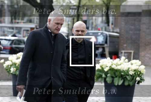 Amsterdam 15 april 2023
Herdenkingstdienst vooraf aan de begrafenis van Huub Oosterhuis in de Westertoren . Daarna gingen ze met de boot naar begraafplaats Zorgvlied.
Aanwezig oa Trijntje Oosterhuis met kinderen en partner Alvin Lewis , Tjeerd Oosterhuis en vrouw Edsilia Rombley met kinderen en moeder en de partner van Huub Oosterhuis . Sander v Eeden
