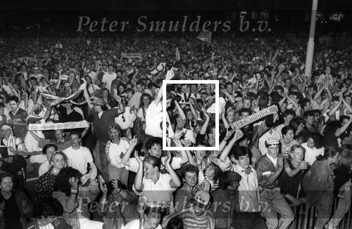 Eindhoven, 13 Mei 1989
PSV-Haarlem, eindstand 3-0
PSV voor de vierde maal achter elkaar Landskampioen