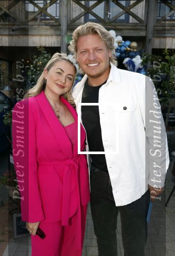 Noorden  30 april 2023
Gerard Joling viert zijn 63e verjaardag.
Thomas Berge met zijn partner Elianne