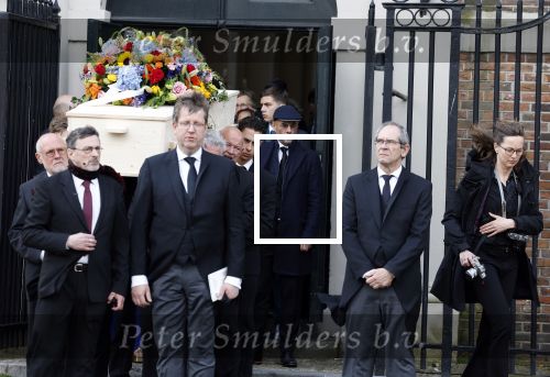 Amsterdam 15 april 2023
Herdenkingstdienst vooraf aan de begrafenis van Huub Oosterhuis in de Westertoren . Daarna gingen ze met de boot naar begraafplaats Zorgvlied.
Aanwezig oa Trijntje Oosterhuis met kinderen en partner Alvin Lewis , Tjeerd Oosterhuis en vrouw Edsilia Rombley met kinderen en moeder en de partner van Huub Oosterhuis